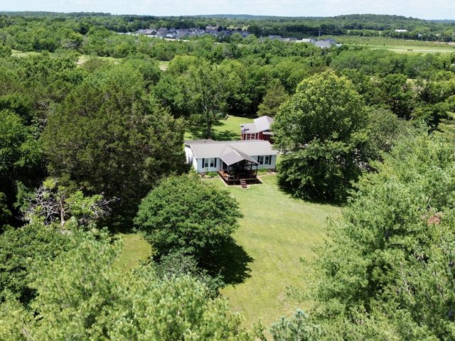 1280B McCrary Rd, Lebanon, TN 37087