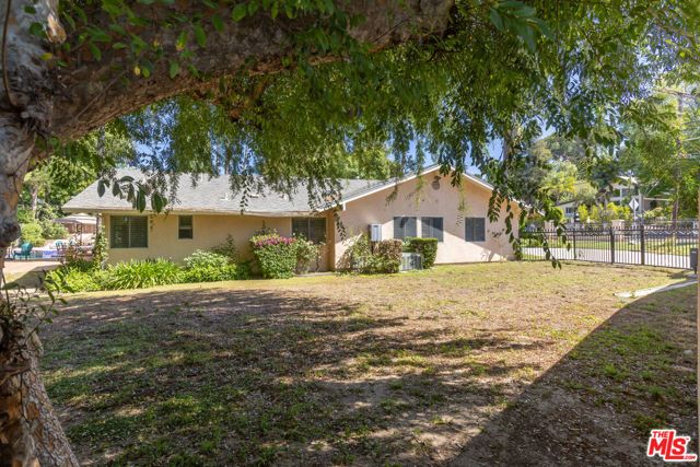 19717 Wells Drive, Woodland Hills (los Angeles), CA 91364