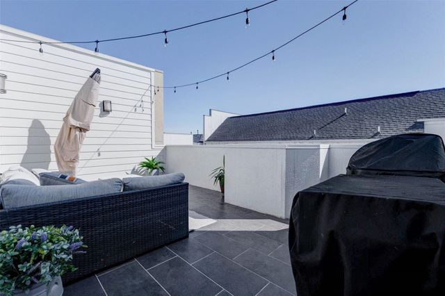 5715 Larkin Street D, Houston, TX 77007