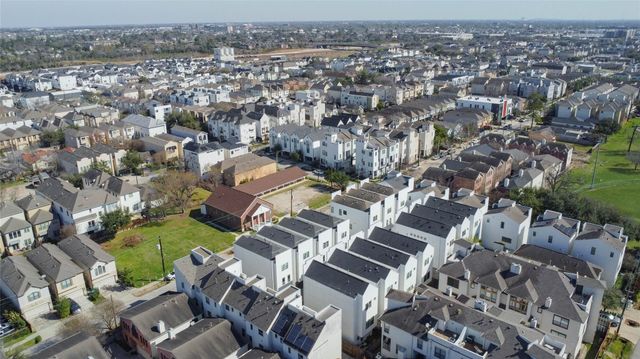 5715 Larkin Street D, Houston, TX 77007