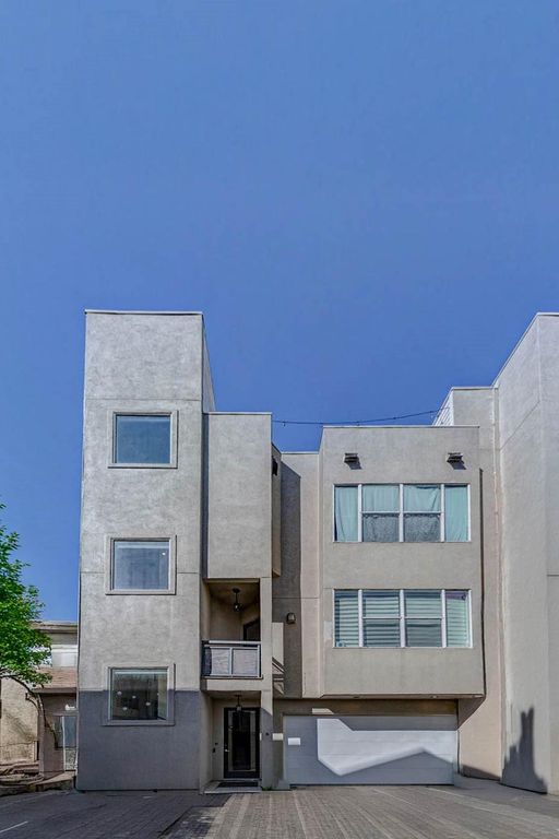 Image 1 of property listing at 5715 Larkin Street D, Houston, TX 77007