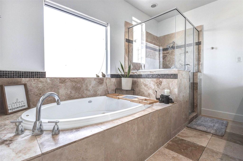 Image 19 of property listing at 5715 Larkin Street D, Houston, TX 77007