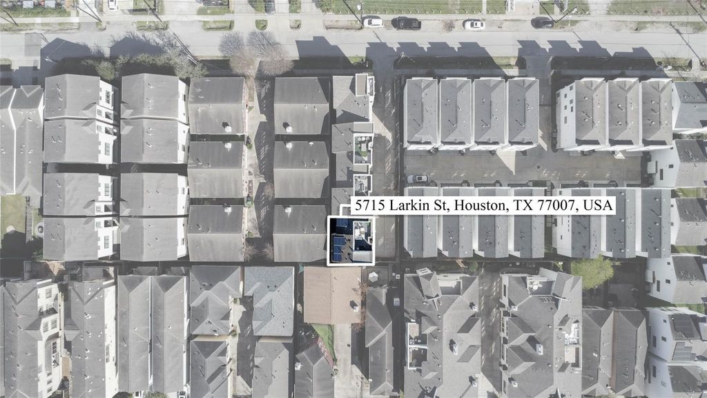 Image 32 of property listing at 5715 Larkin Street D, Houston, TX 77007