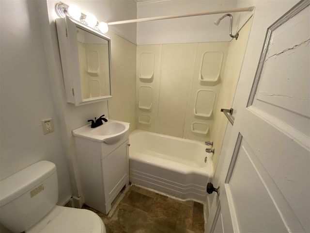 819 Oak Street, Kalamazoo, MI 49008