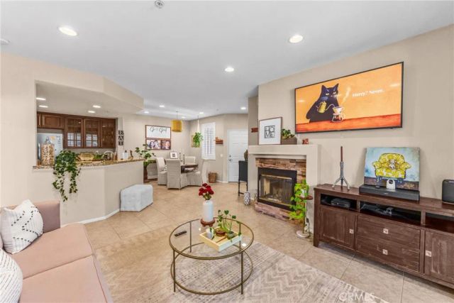 17859 Graystone 101, Chino Hills, CA 91709
