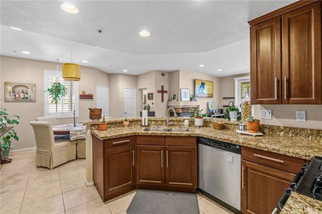 17859 Graystone 101, Chino Hills, CA 91709
