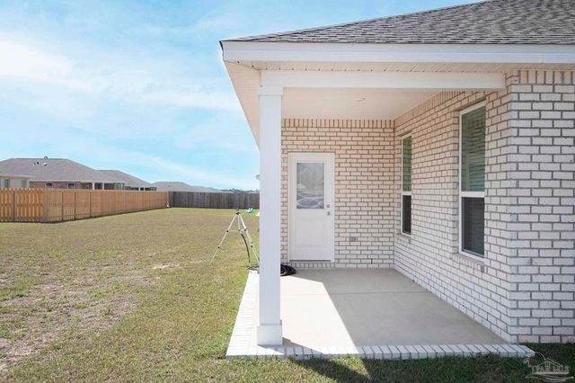 6046 Briarcliff Ln, Pace, FL 32571