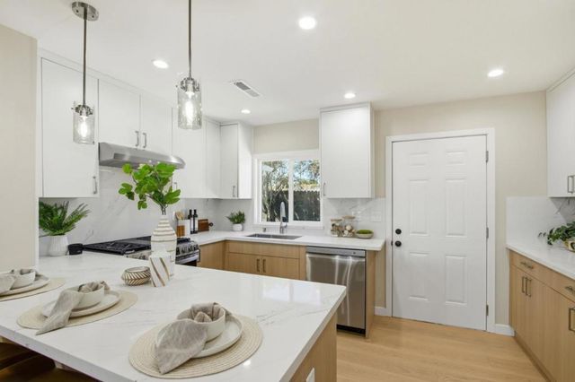 1150 Kiely Boulevard, Santa Clara, CA 95051
