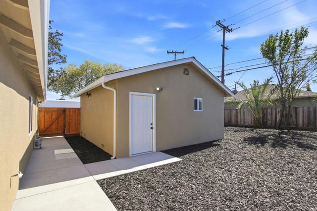 1150 Kiely Boulevard, Santa Clara, CA 95051