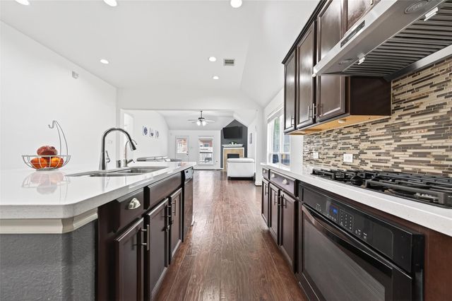 9959 Manor Spring Lane, Brookshire, TX 77423