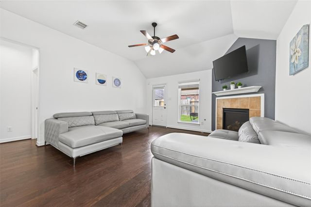 9959 Manor Spring Lane, Brookshire, TX 77423