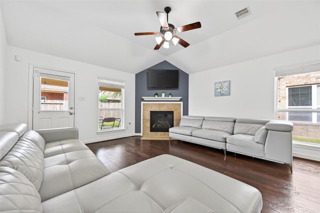 9959 Manor Spring Lane, Brookshire, TX 77423