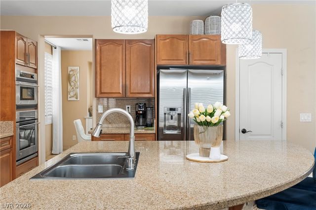 9351 Enchanted Grove Avenue, Las Vegas, NV 89149