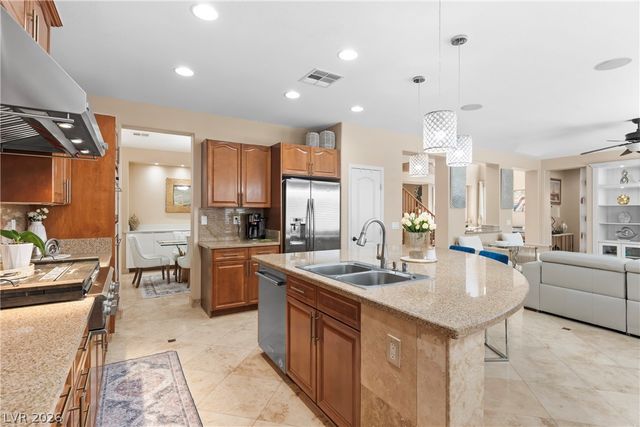 9351 Enchanted Grove Avenue, Las Vegas, NV 89149