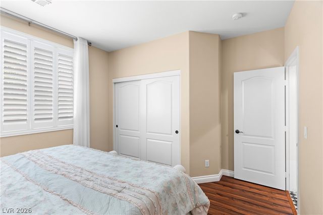 9351 Enchanted Grove Avenue, Las Vegas, NV 89149