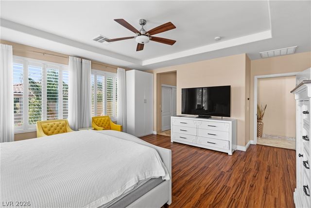 9351 Enchanted Grove Avenue, Las Vegas, NV 89149