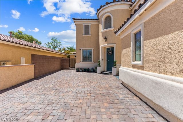 9351 Enchanted Grove Avenue, Las Vegas, NV 89149