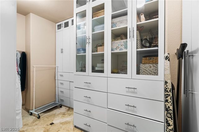 9351 Enchanted Grove Avenue, Las Vegas, NV 89149