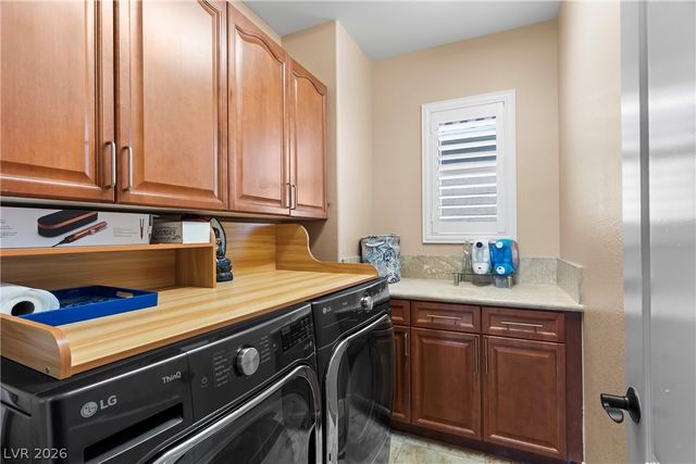 9351 Enchanted Grove Avenue, Las Vegas, NV 89149