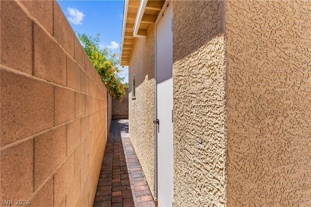 9351 Enchanted Grove Avenue, Las Vegas, NV 89149