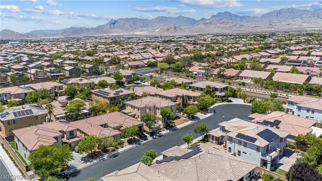 9351 Enchanted Grove Avenue, Las Vegas, NV 89149