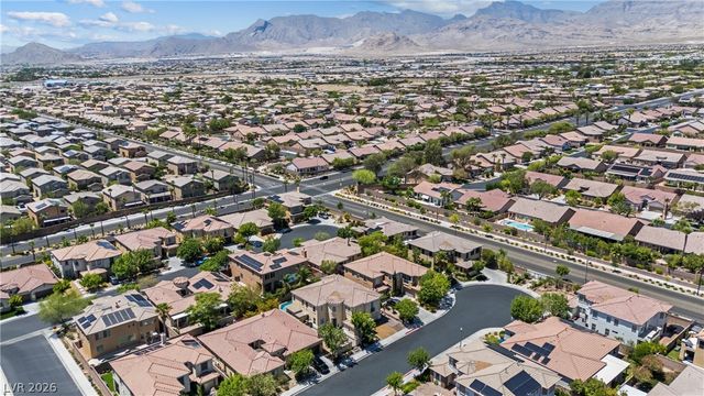 9351 Enchanted Grove Avenue, Las Vegas, NV 89149