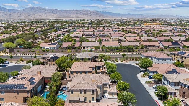 9351 Enchanted Grove Avenue, Las Vegas, NV 89149