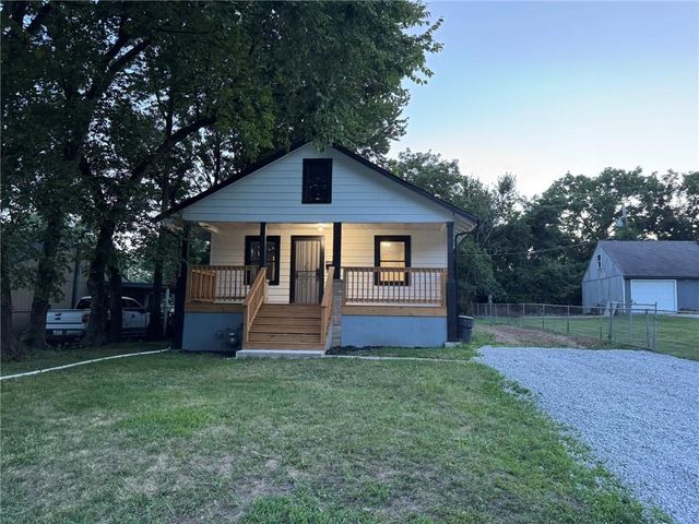 8320 Wabash Avenue, Kansas City, MO 64132