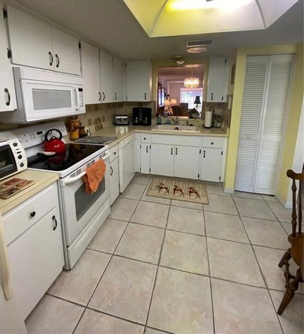 1059 DUNROBIN DRIVE B, Palm Harbor, FL 34684