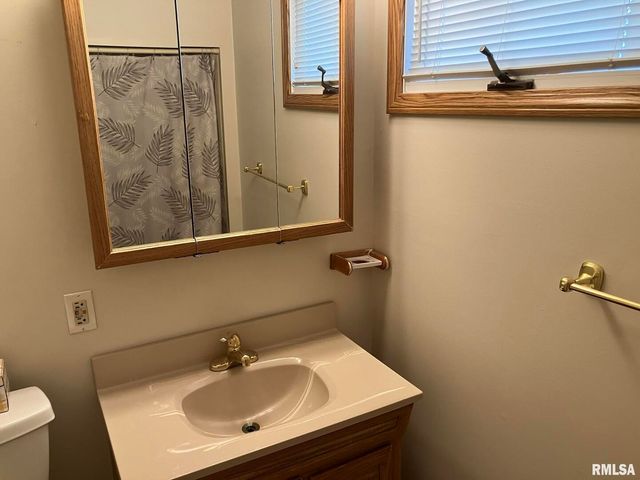 1516 CHESTNUT Street, Quincy, IL 62301