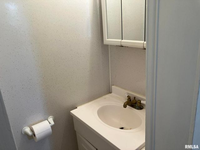 1516 CHESTNUT Street, Quincy, IL 62301