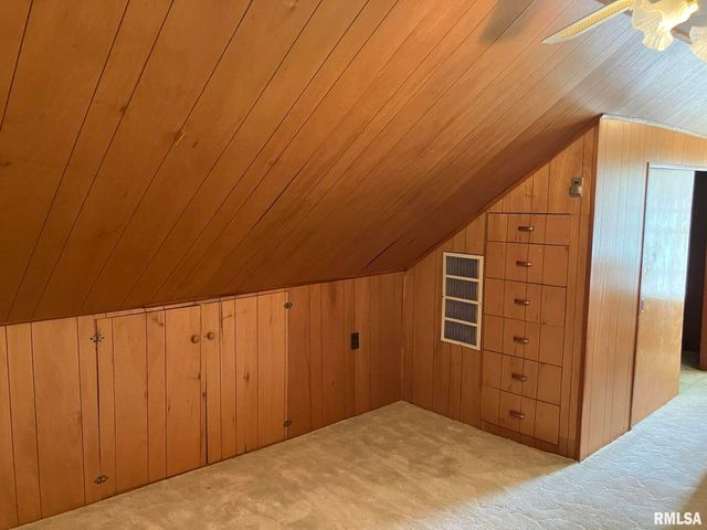 1516 CHESTNUT Street, Quincy, IL 62301