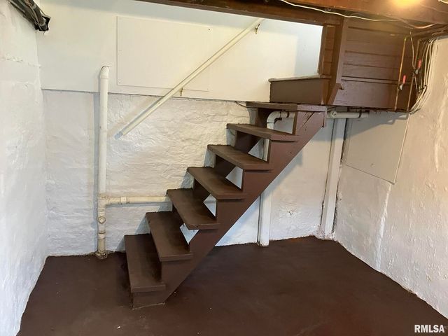 1516 CHESTNUT Street, Quincy, IL 62301