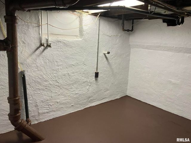 1516 CHESTNUT Street, Quincy, IL 62301