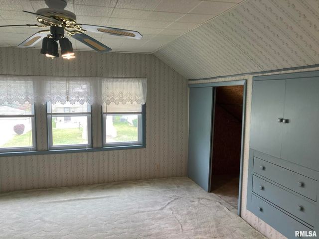 1516 CHESTNUT Street, Quincy, IL 62301