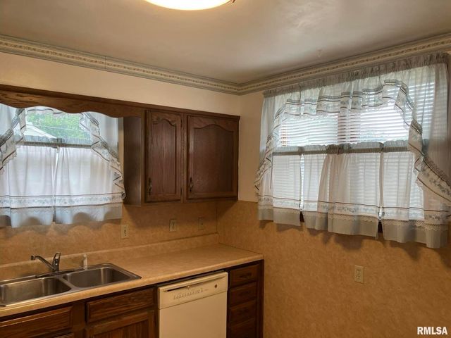 1516 CHESTNUT Street, Quincy, IL 62301