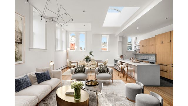 2 BLEECKER Street, New York City, NY 10012