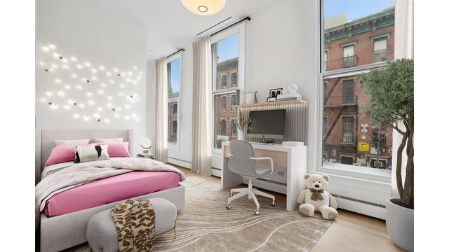 2 BLEECKER Street, New York City, NY 10012