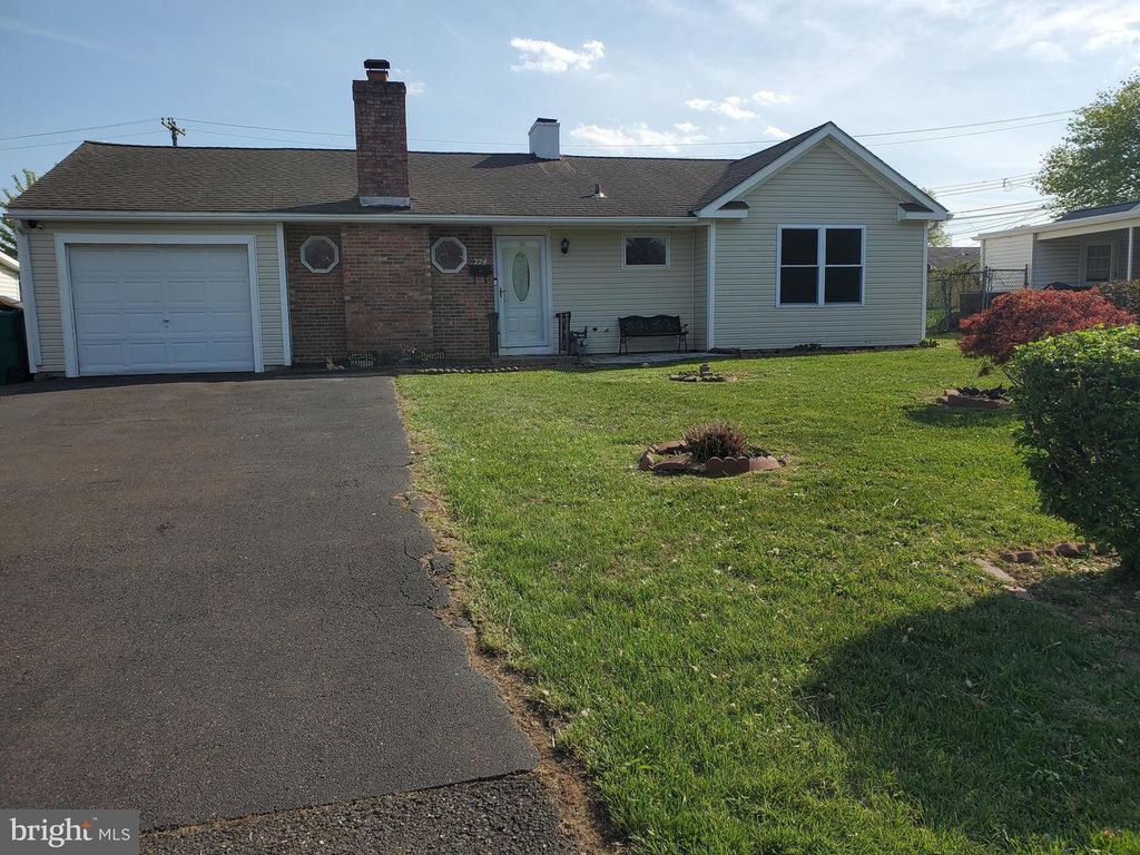 224 S OLDS BLVD, Fairless Hills, PA 19030