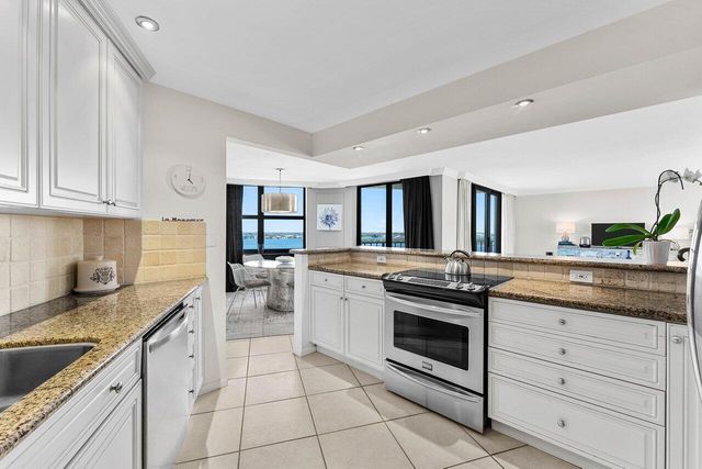 5420 N Ocean Drive 1605, Singer Island, FL 33404