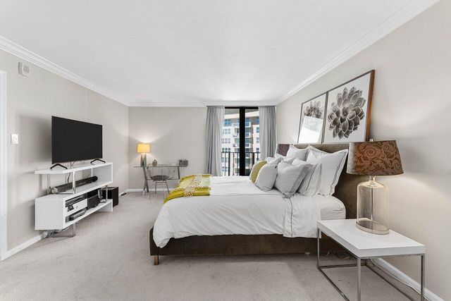 5420 N Ocean Drive 1605, Singer Island, FL 33404