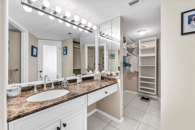 5420 N Ocean Drive 1605, Singer Island, FL 33404