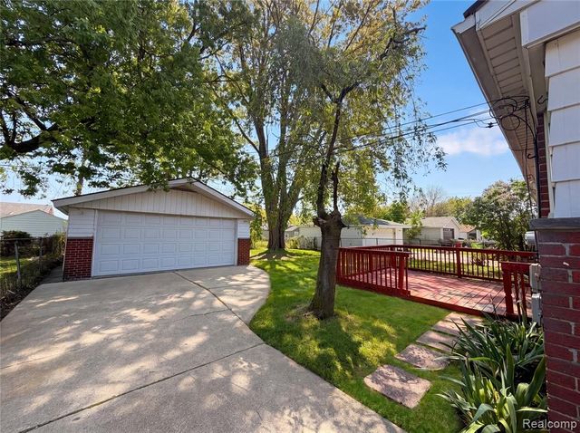 28832 Kaufman Street, Roseville, MI 48066