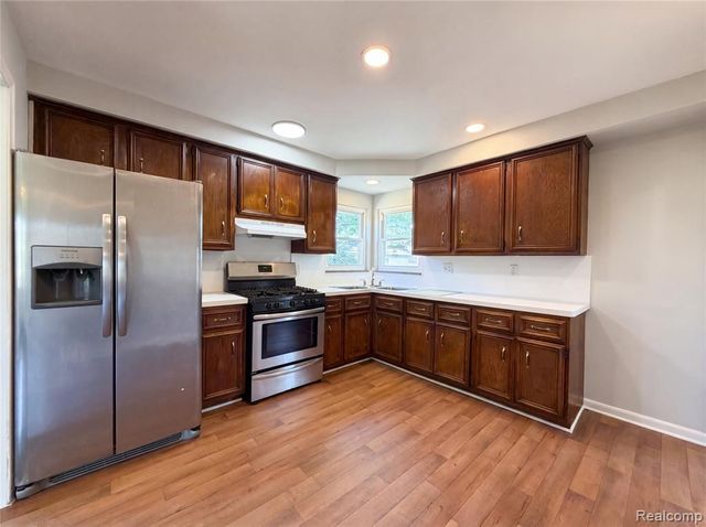 28832 Kaufman Street, Roseville, MI 48066