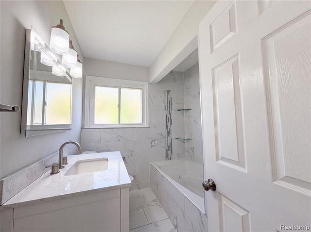 28832 Kaufman Street, Roseville, MI 48066