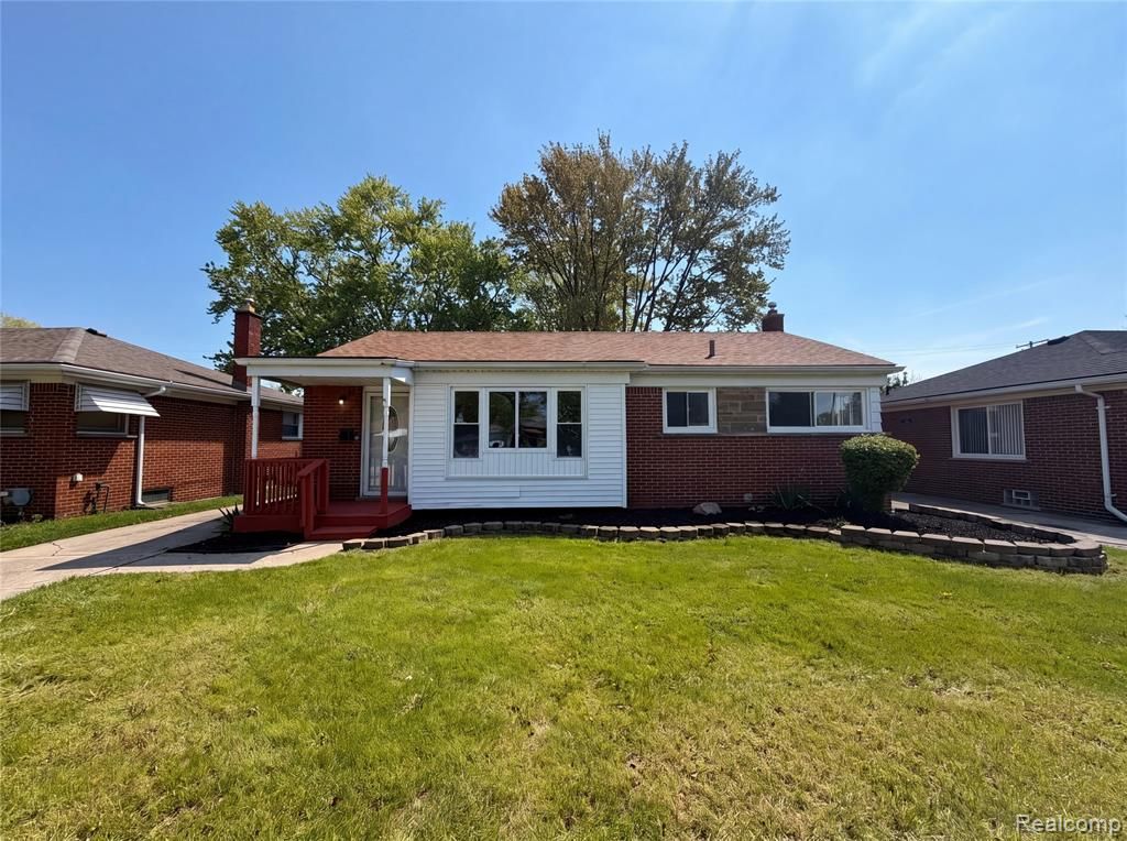 28832 Kaufman Street, Roseville, MI 48066
