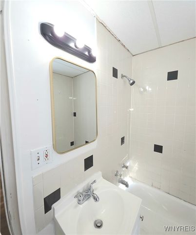 177 Grote Street Lower, Buffalo, NY 14207