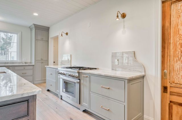 5736 S Foxboro Trail, Springfield, MO 65804