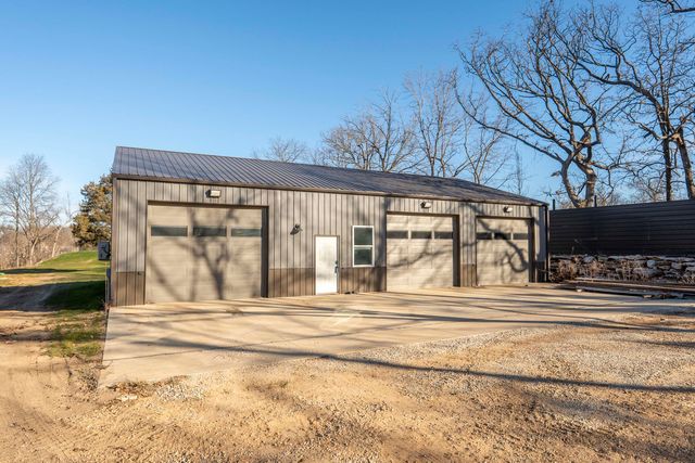 5736 S Foxboro Trail, Springfield, MO 65804