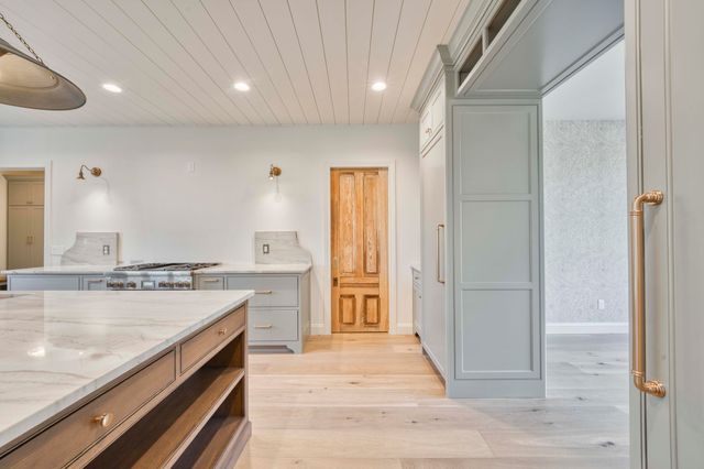 5736 S Foxboro Trail, Springfield, MO 65804